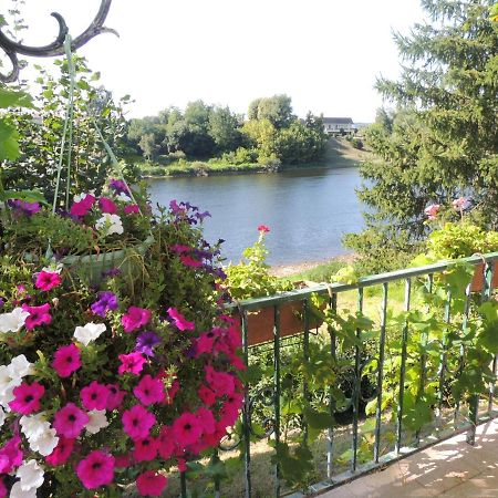 Le Jardin Des Cygnes Bed and Breakfast Pineuilh Exteriör bild