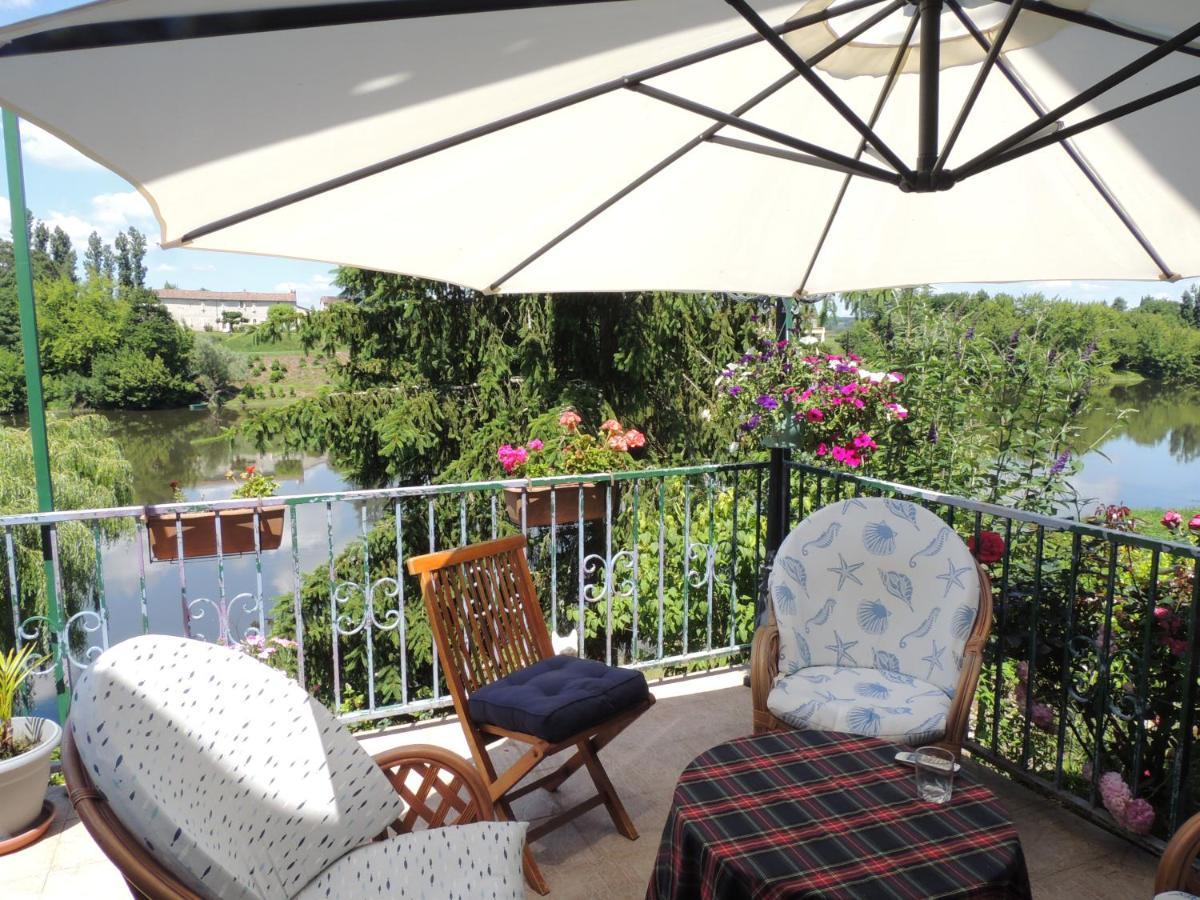 Le Jardin Des Cygnes Bed and Breakfast Pineuilh Exteriör bild